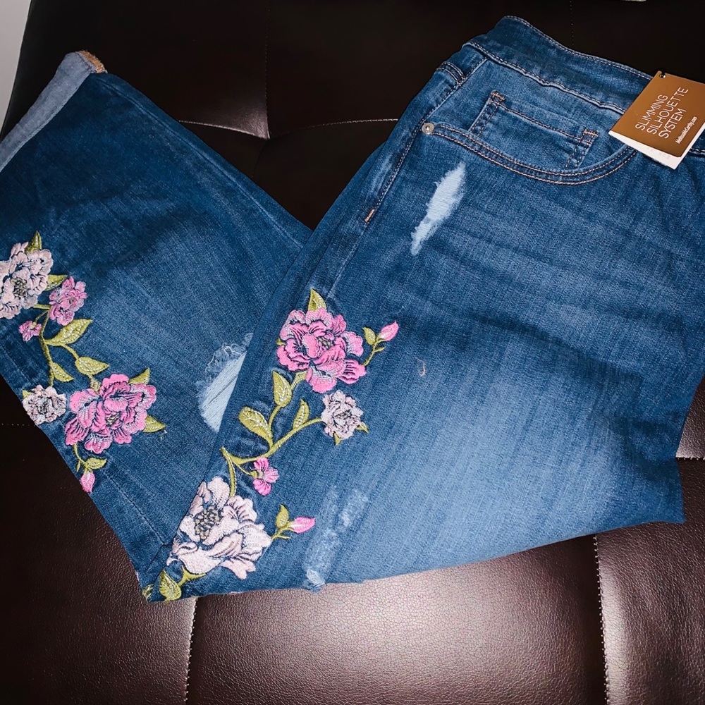 Melissa McCarthy Seven Slimming Crop pants.